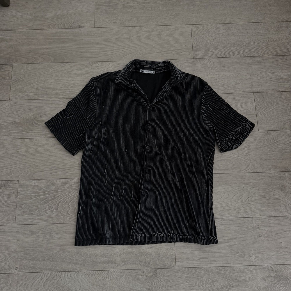 Zara Corduroy Button Up Short Sleeve Shirt Dark gray Fits Like Size US S For Men